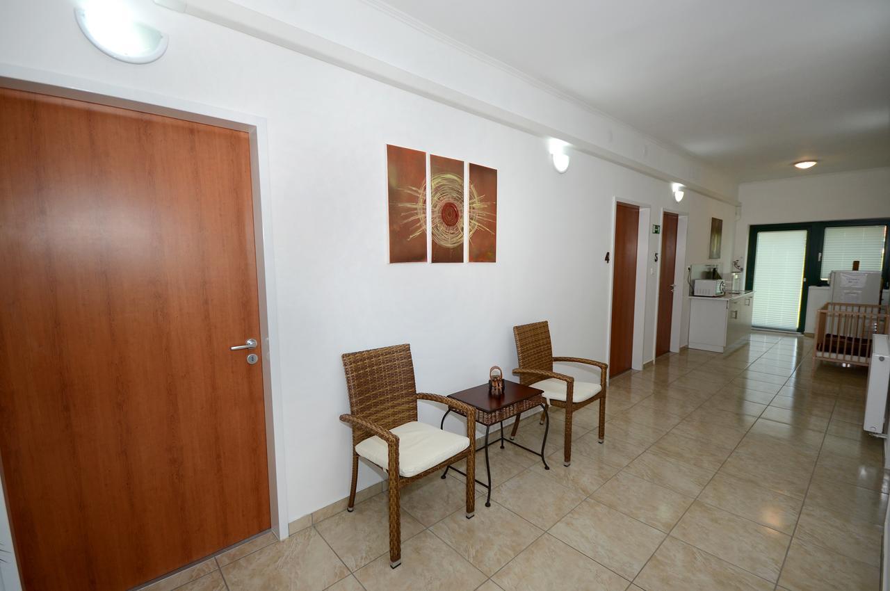 Szarszo Panzio Bed & Breakfast Balatonszarszo Exterior photo
